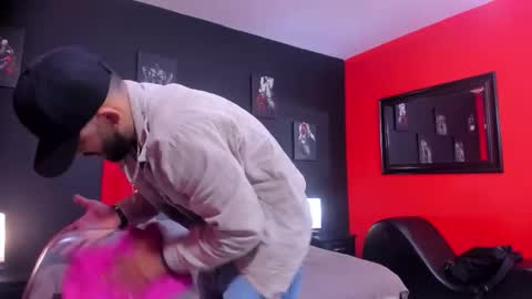 Snapshot of thiagomez17 chatting on 11-22-25, 12:15 Thia Gomez online show from 11-22-25, 12:15