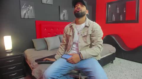 Snapshot of thiagomez17 chatting on 11-26-25, 12:17 Thia Gomez online show from 11-26-25, 12:17