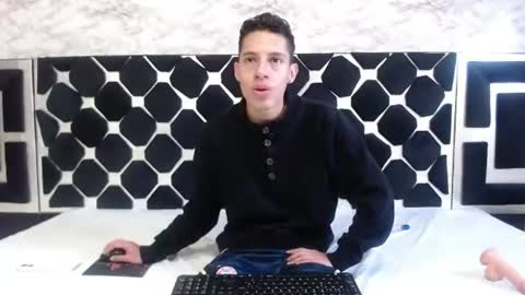 Snapshot of thiagos19 chatting on 06-21-26, 03:09 Thiago online show from 06-21-26, 03:09