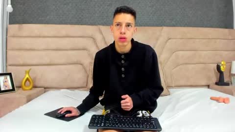 Snapshot of thiagos19 chatting on 06-23-26, 12:52 Thiago online show from 06-23-26, 12:52