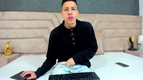 Snapshot of thiagos19 chatting on 07-14-26, 12:22 Thiago online show from 07-14-26, 12:22
