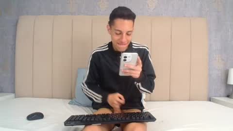 Snapshot of thiagos19 chatting on 07-17-26, 01:29 Thiago online show from 07-17-26, 01:29
