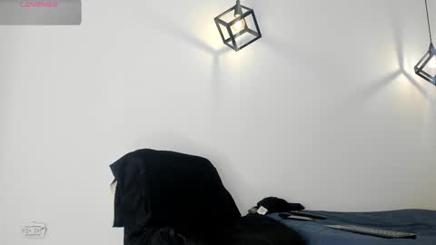 Snapshot of thiagosantos_ chatting on 09-13-25, 05:29 Thiago Instagram online show from 09-13-25, 05:29