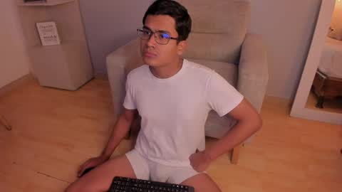 thiagovega_ online show from 04-15-26, 04:08