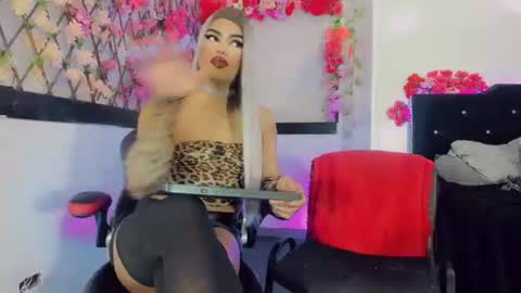 Snapshot of thiara_veky chatting on 07-31-26, 05:34 Thiara online show from 07-31-26, 05:34