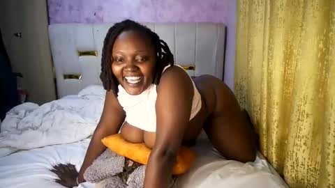 Snapshot of thick_n_flirty chatting on 05-24-26, 03:28 thick_n_flirty online show from 05-24-26, 03:28