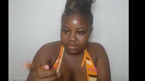 Snapshot of thickebonny7 chatting on 02-12-26, 03:01 thickebonny7 online show from 02-12-26, 03:01