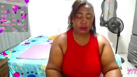 Snapshot of thickebonymilf chatting on 06-15-26, 05:53 XIOMARA online show from 06-15-26, 05:53