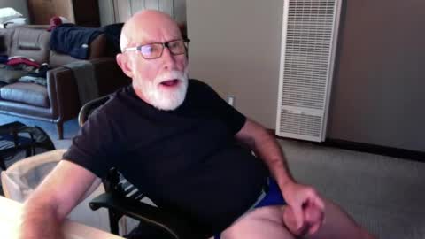 Snapshot of thickmorningwoodinyoualways chatting on 10-20-25, 05:46 Thickmorningwoodinyou always online show from 10-20-25, 05:46