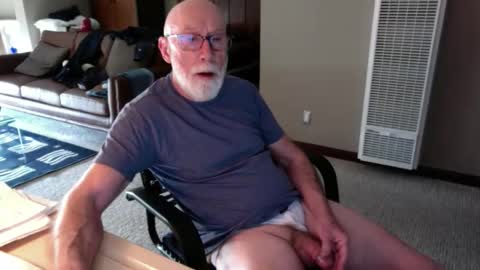 Snapshot of thickmorninwood chatting on 05-17-26, 02:02 thickmorninwood online show from 05-17-26, 02:02