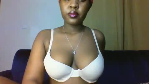 Snapshot of thickyannah2 chatting on 09-17-25, 11:17 thickyannah online show from 09-17-25, 11:17