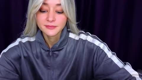 Snapshot of thief_of_hearts_ chatting on 10-02-25, 11:45 thief_of_hearts_ online show from 10-02-25, 11:45