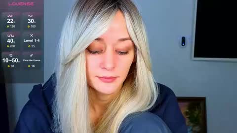 Snapshot of thief_of_hearts_ chatting on 10-27-25, 08:46 thief_of_hearts_ online show from 10-27-25, 08:46