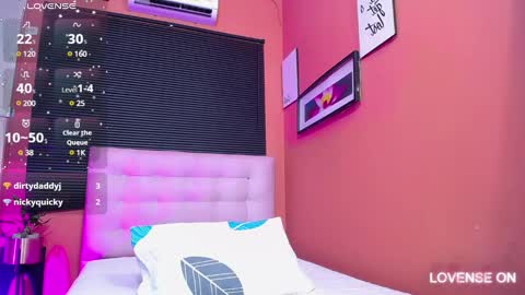 Snapshot of thin_eva chatting on 02-25-25, 08:30 Eva online show from 02-25-25, 08:30