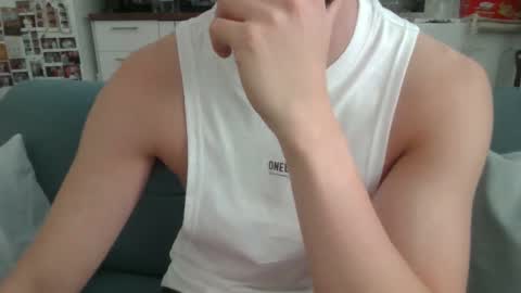 Snapshot of thinboy2 chatting on 10-11-25, 12:58 Thinboy2 online show from 10-11-25, 12:58