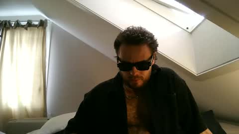 Thinking About This New Girl online show from 03-12-25, 09:34