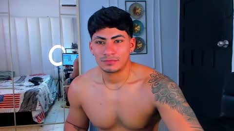 Snapshot of thirstmen_ chatting on 10-19-25, 01:34 MICHAEL AND CRISS online show from 10-19-25, 01:34