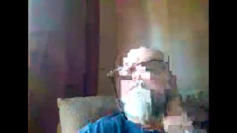 Snapshot of thisguy374 chatting on 12-24-24, 02:01 thisguy374 online show from 12-24-24, 02:01