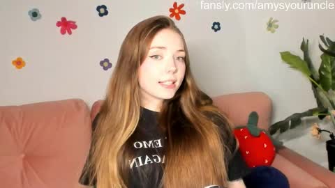 Amelia  shows on mondays fridays and sundays  if anything changes im giving updates on my fansly  online show from 04-10-26, 04:55