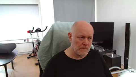 thomas806035 online show from 07-01-26, 08:16