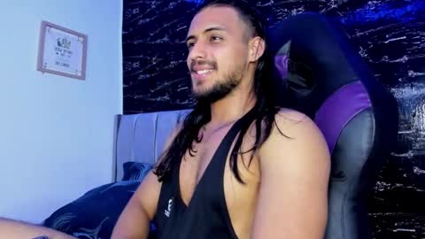 Snapshot of thomas__wayne chatting on 10-23-25, 07:40 Thomas online show from 10-23-25, 07:40