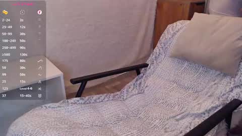 Snapshot of thomas_blackfield chatting on 07-14-26, 12:57 Thomas online show from 07-14-26, 12:57
