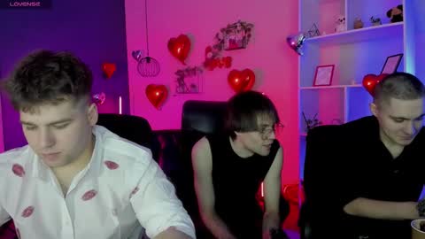 thomas_crow online show from 02-15-26, 09:41