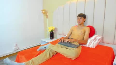 thomas_dikey online show from 04-07-26, 07:25