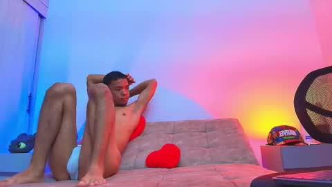 Snapshot of thomas_elg chatting on 11-19-25, 01:16 THOMAS JOHANN online show from 11-19-25, 01:16