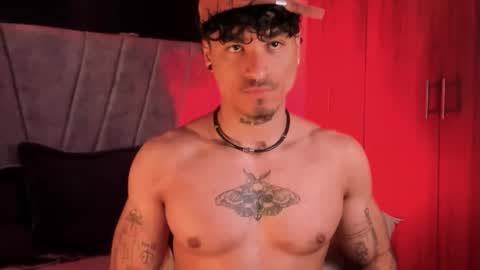 Snapshot of thomas_fit1 chatting on 09-23-25, 04:48 Thomas 3 JUST STAY AND BE MY LAST LOVE online show from 09-23-25, 04:48