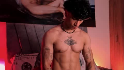 Snapshot of thomas_fit1 chatting on 10-29-25, 04:37 Thomas 3 JUST STAY AND BE MY LAST LOVE online show from 10-29-25, 04:37