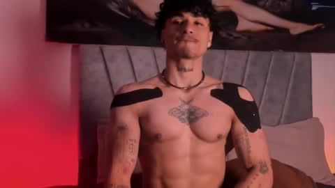 Snapshot of thomas_fit1 chatting on 11-25-25, 01:38 Thomas 3 JUST STAY AND BE MY LAST LOVE online show from 11-25-25, 01:38