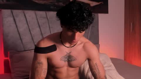 Snapshot of thomas_fit1 chatting on 12-04-25, 04:11 Thomas 3 JUST STAY AND BE MY LAST LOVE online show from 12-04-25, 04:11