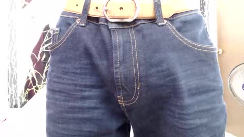 Snapshot of thomas_neuman chatting on 05-22-26, 11:10 Thomas online show from 05-22-26, 11:10