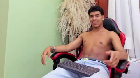 Snapshot of thomas_valkov chatting on 04-20-26, 11:24 Thomas Valkov online show from 04-20-26, 11:24