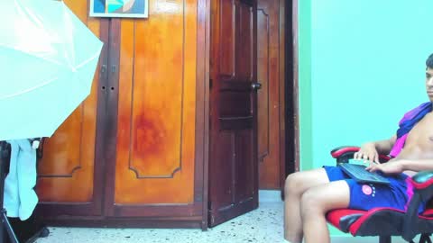 Snapshot of thomas_valkov chatting on 04-25-26, 01:41 Thomas Valkov online show from 04-25-26, 01:41