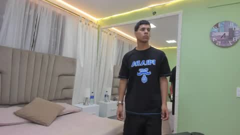 Snapshot of thomas_valkov chatting on 05-21-26, 11:17 Thomas Valkov online show from 05-21-26, 11:17