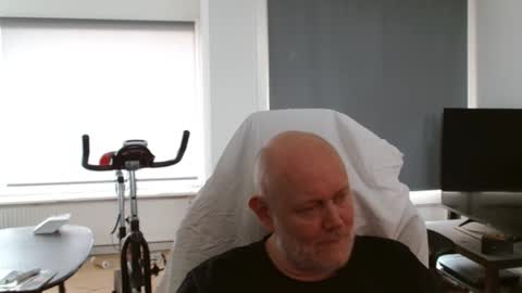 thomash32 online show from 09-10-25, 03:12