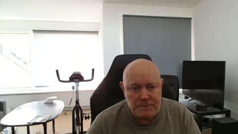 thomash32 online show from 09-15-25, 12:16