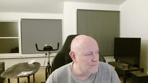 thomash32 online show from 09-20-25, 07:37