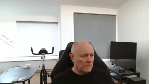 thomash32 online show from 10-03-25, 08:55