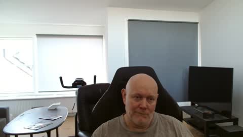 thomash32 online show from 10-12-25, 11:20