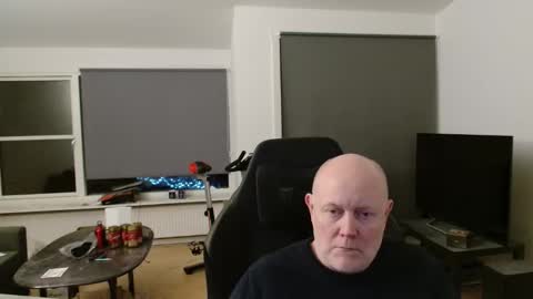 thomash32 online show from 12-13-25, 10:48