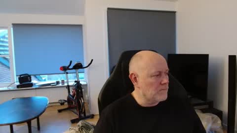 thomash32 online show from 01-16-26, 03:05