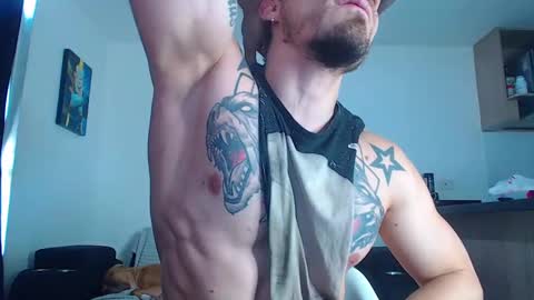 Snapshot of thomashoward31 chatting on 01-20-25, 04:12 Thomas online show from 01-20-25, 04:12