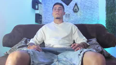 Snapshot of thomass_conor chatting on 10-20-25, 10:10 thomass_conor online show from 10-20-25, 10:10