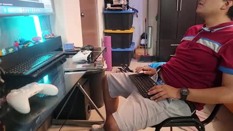 Snapshot of thor0200 chatting on 09-28-25, 11:21 thor0200 online show from 09-28-25, 11:21