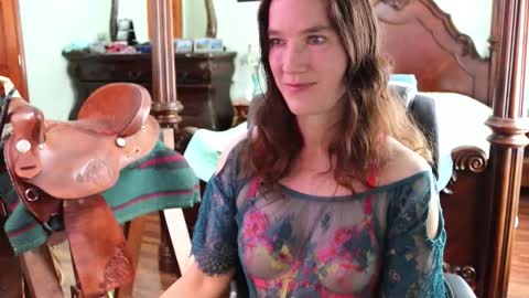 ThornburyRose online show from 02-21-26, 06:42