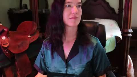 ThornburyRose online show from 06-17-26, 12:40
