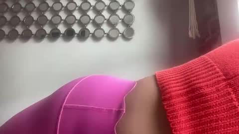 Snapshot of throatyygoat chatting on 10-25-25, 08:03 throatyygoat online show from 10-25-25, 08:03